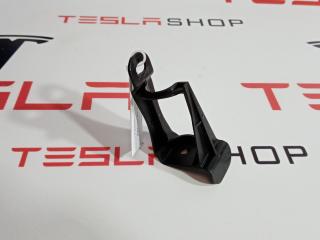 Кронштейн крепления электропроводки Tesla Model S 1 поколение 2012, 1004423-91-P