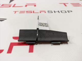 Заглушка болта дверной карты (резиновая) Tesla Model S 1 поколение 2012, 1002966-00-B