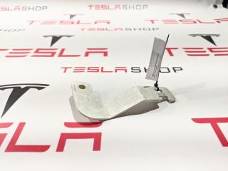 Крепление шины высоковольтной батареи Tesla Model S 1 поколение 2012, 1018637-00-A