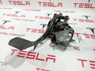 педаль тормоза Tesla Model 3 1 поколение 2019, 1044691-00-D