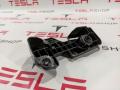 Кронштейн крепления коврового покрытия 1-го ряда сидений Tesla Model 3 1 поколение 2019, 1101145-00-G - фото №4