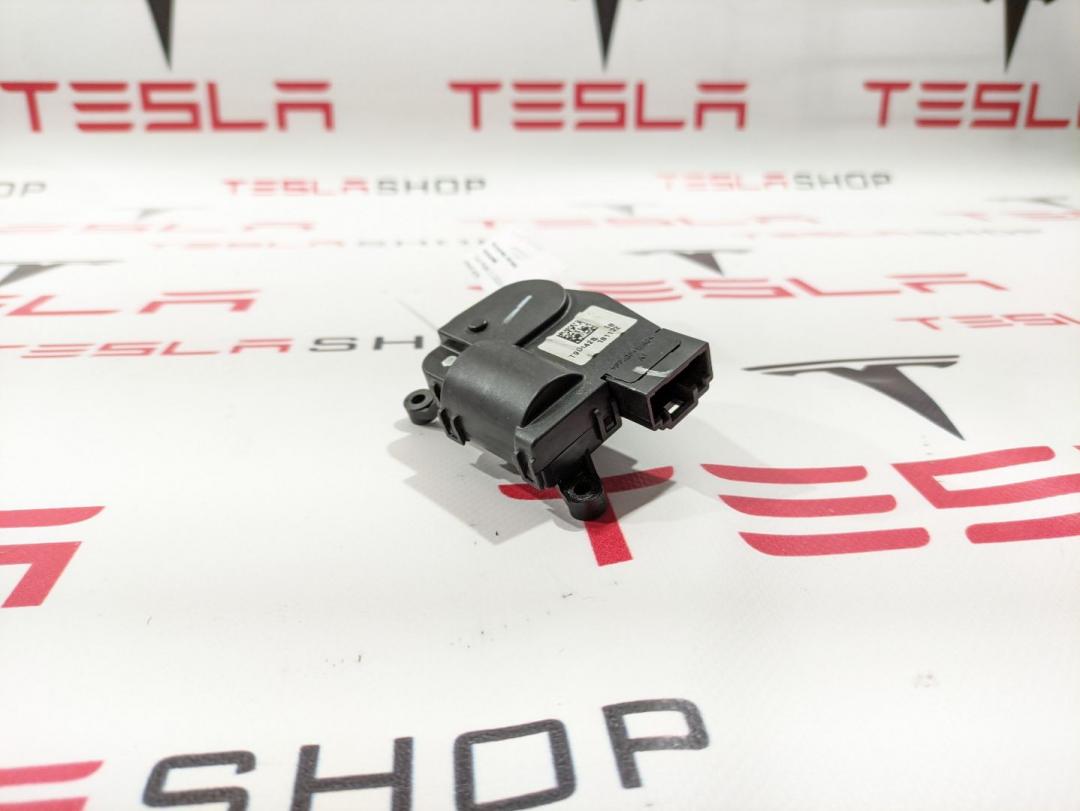 Сервопривод печки салона (печки) Tesla Model 3 1 поколение 2019, 1099999-00-H, T90442B - фото №1
