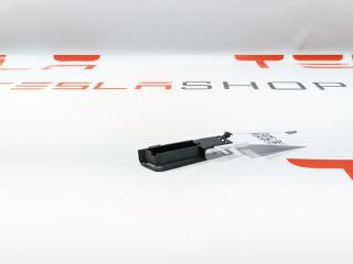 Фитинг для подключения iPhone Tesla Model X 1 поколение 2020, 1061288-00-A