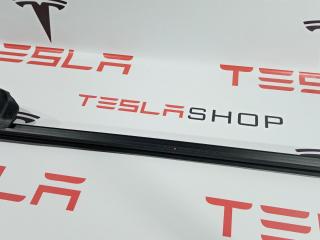 Уплотнитель стекла Tesla Model 3 1 поколение 2019, 1090495-00-D