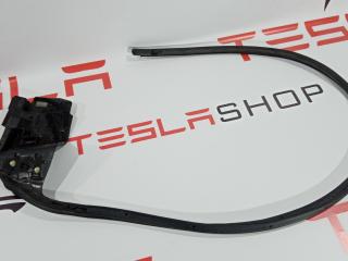 Уплотнитель задней двери Tesla Model S 1 поколение 2014, 6009596-00-D