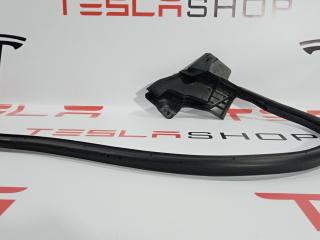 Уплотнитель задней двери Tesla Model S 1 поколение 2014, 6009595-00-D