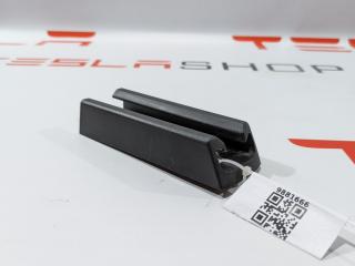 Заглушка салазки сиденья Tesla Model 3 1 поколение 2019, 1097490-00-C
