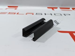 Заглушка салазки сиденья Tesla Model 3 1 поколение 2019, 1097490-00-C