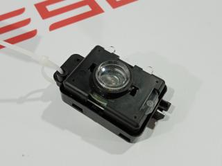 Фонарь подсветки салона Tesla Model S 1 поколение 2012, 1002484-00-S