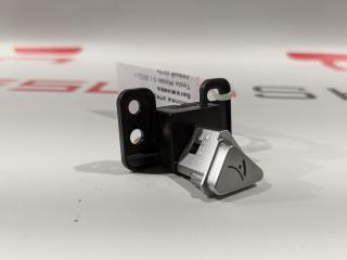 Кнопка открытия бардачка Tesla Model S 1 поколение 2012, 6008906-00-C