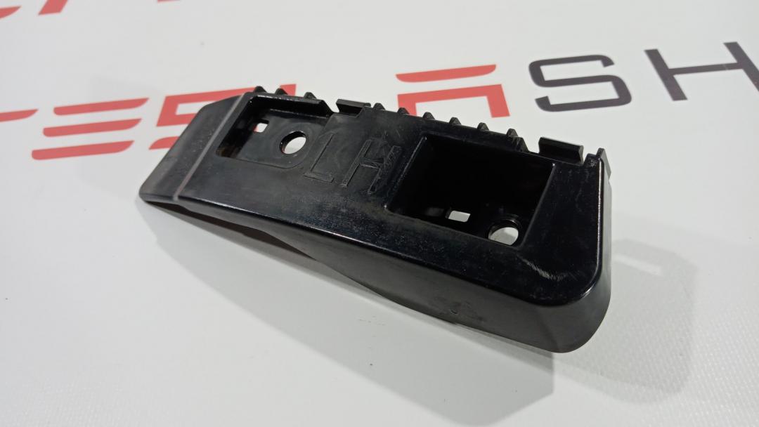 Кронштейн крепления фонаря Tesla Model 3 1 поколение 2020, 1083992-00-D - фото №1