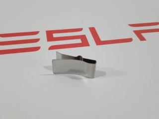 клипса Tesla Model S 1 поколение 2015, 1015753-00-A