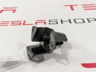 Кронштейн карты (обшивки) двери Tesla Model S 1 поколение 2014, 1009369-00-B