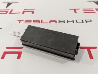 крышка блока предохранителей Tesla Model S 1 поколение 2014, 1004423-03-H