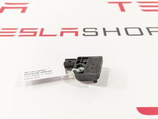датчик удара Tesla Model S 1 поколение 2014, 1005274-00-B