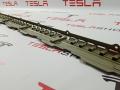 Накладка металлическая боковая основной батареи Tesla Model S 1 поколение 2015 - фото №4
