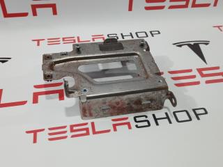 Кронштейн крепления блока радио Tesla Model S 1 поколение 2014, 1004787-00-C, 1000350-001-09
