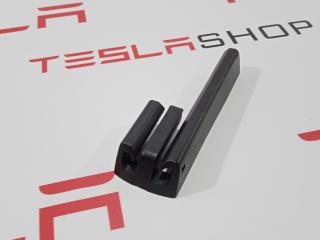 Заглушка салазки сиденья Tesla Model S 1 поколение 2014, 1031675-00-A