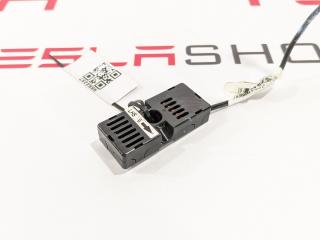Антенна радио (фильтр) Tesla Model S 1 поколение 2014, 1012002-01-A, 1012002-01-B