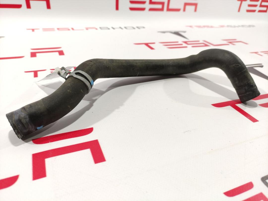 Шланги охлаждающей жидкости Tesla Model S 1 поколение 2014, 1028549-00-C - фото №1