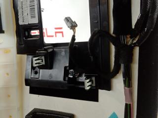 Фонарь подсветки салона Tesla Model S 1 поколение 2014, 1002543-00-C