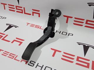 педаль Tesla Model S 1 поколение [рестайлинг] 2016, 1005307-00-A, BE5C9F836-AA
