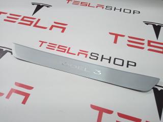 Накладка декоративная порога Tesla Model 3 1 поколение 2020, 1090844-00-C