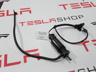 насос (моторчик) омывателя стекла Tesla Model 3 1 поколение 2020, 1110164-00-B