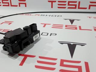 замок двери задней правой Tesla Model S 1 поколение [рестайлинг] 2016, 6008914-00-D