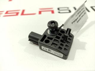 датчик удара Tesla Model S 1 поколение [рестайлинг] 2016, 1005274-00-B