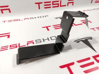 Крепление аккумулятора 12V Tesla Model S 1 поколение [рестайлинг] 2016, 1051743-00-C