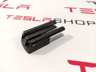 Заглушка салазки сиденья Tesla Model S 1 поколение [рестайлинг] 2016, 1051475-00-A