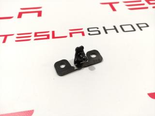 Кронштейн амортизатора капота (шаровый) Tesla Model 3 1 поколение 2020, 1091870-00-B