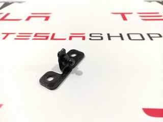 Кронштейн амортизатора капота (шаровый) Tesla Model 3 1 поколение 2020, 1091870-00-B