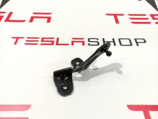 Кронштейн амортизатора капота (шаровый) Tesla Model 3 1 поколение 2020, 1089586-00-C