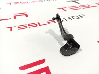 Кронштейн амортизатора капота (шаровый) Tesla Model 3 1 поколение 2020, 1089587-00-C