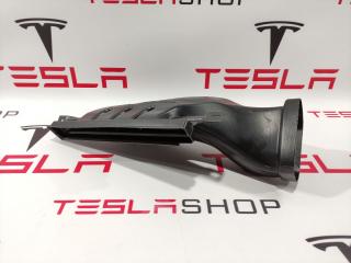 Воздуховод центральной панели Tesla Model 3 1 поколение 2020, 1099293-00-I, 1083389-00-D