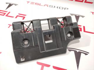 Кронштейн крепления обшивки багажника Tesla Model 3 1 поколение 2020, 1089617-00-D
