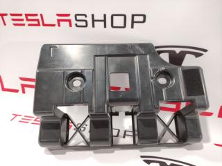 Кронштейн крепления обшивки багажника Tesla Model 3 1 поколение 2020, 1089615-00-D