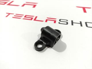 Упор крышки багажника Tesla Model S 1 поколение 2014, 1008863-00-C