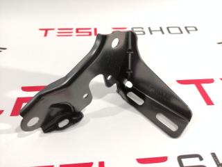 Кронштейн сиденья 2-го ряда левый Tesla Model S 1 поколение 2014, 1006862-00-B