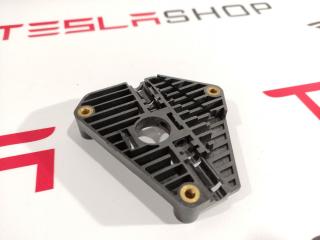 Кронштейн мотора привода люка Tesla Model S 1 поколение 2014, 6008697-00-A