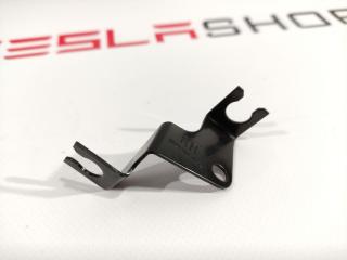 Кронштейн крепления тормозного шланга Tesla Model S 1 поколение 2014, 1038628-00-A, 1009808-00-B