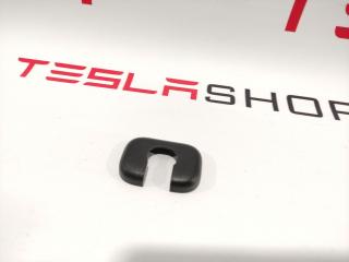 Крышка декоративная кронштейна солнечного козырька Tesla Model S 1 поколение [рестайлинг] 2016, 1002480-02-B