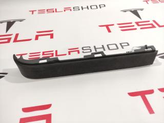 Накладка подъемной задней двери Tesla Model X 1 поколение 2016, 1055010-06-J, 1055015-00-B