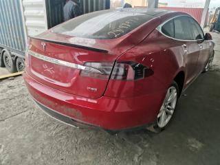 Tesla Model S 1 поколение