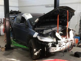 Tesla Model X 1 поколение