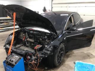 Tesla Model X 1 поколение