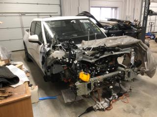 Rivian R1T 1 поколение
