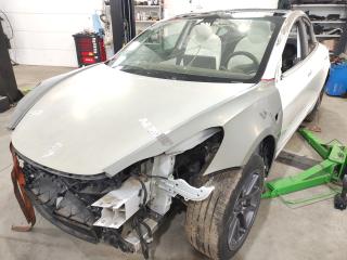 Tesla Model 3 1 поколение